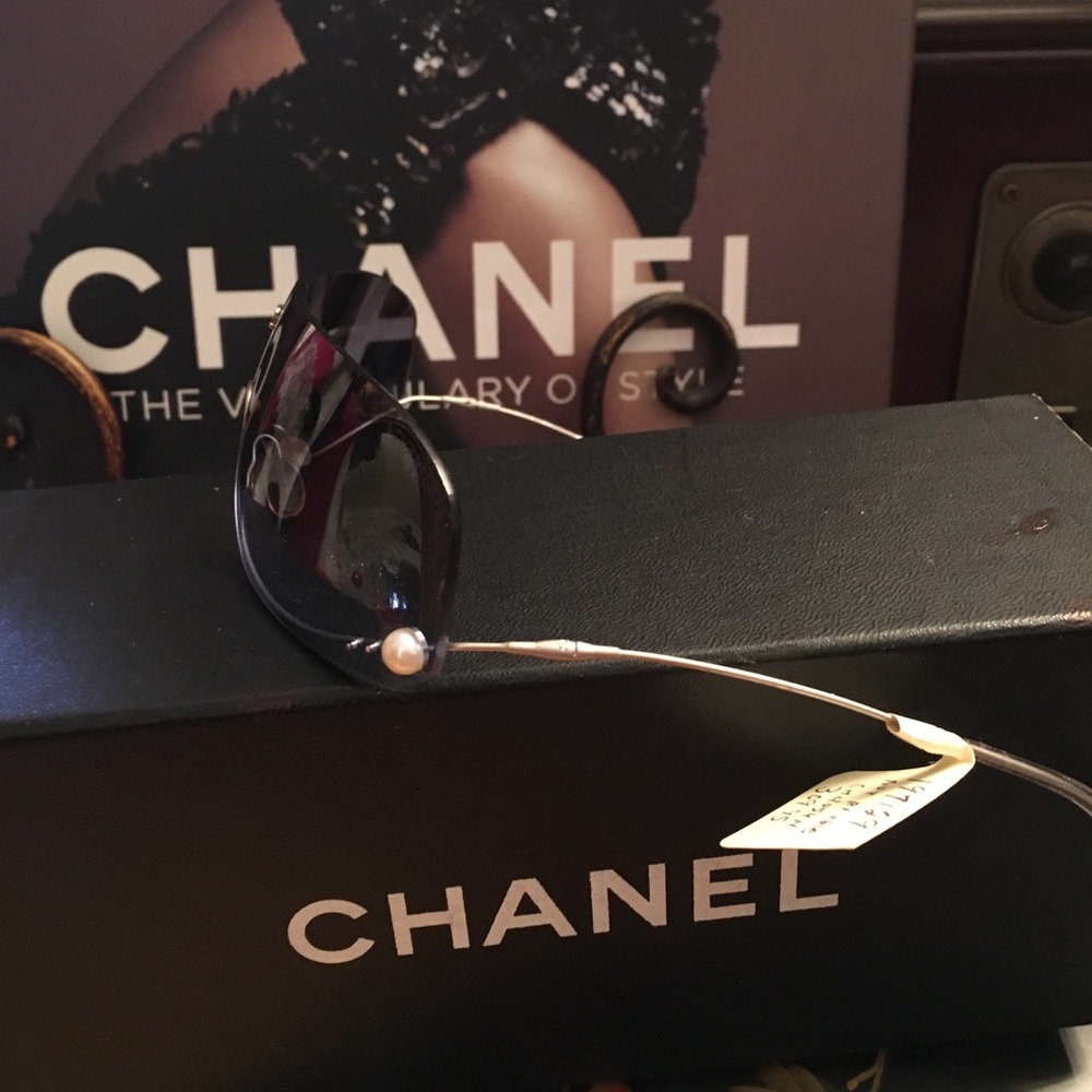 Chanel Smoke Rimless Pearl Logo Sunglasses
